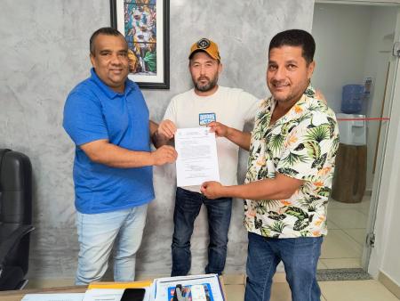 Prefeito recebe Vereadores Elisandro e Hélio Tenório